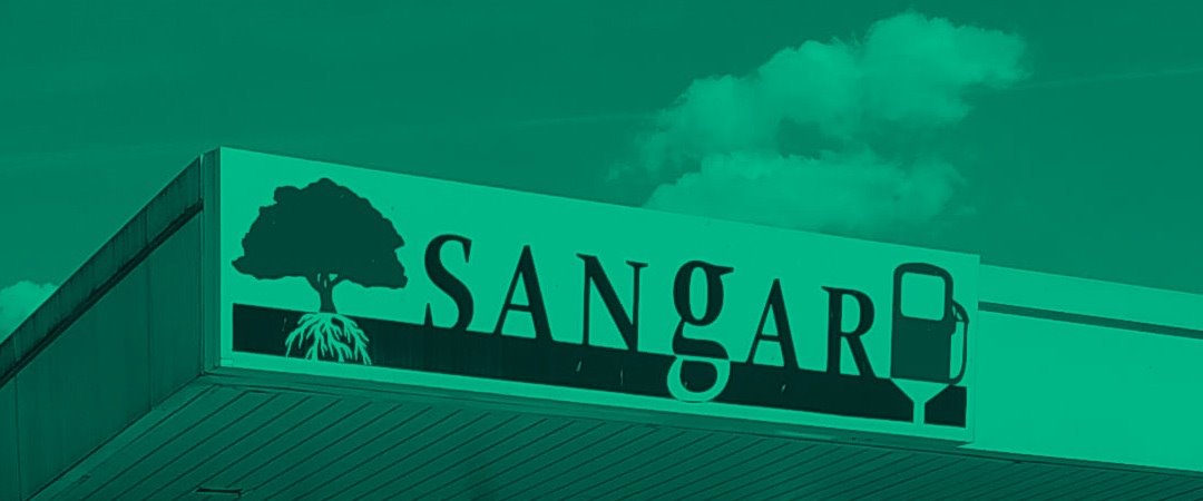 Marquesina de la estación de servicio Sangar en Guareña